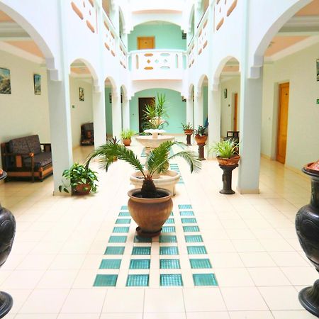 Hotel Aladarissa Ait Taksimt Bagian luar foto
