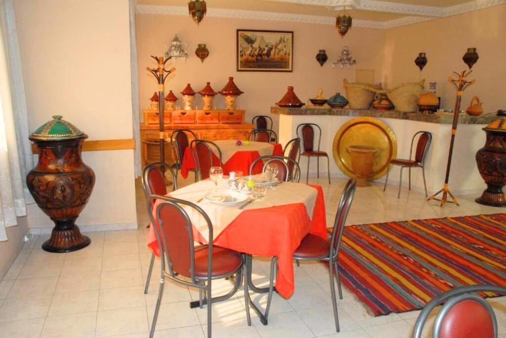 Hotel Aladarissa Ait Taksimt Bagian luar foto