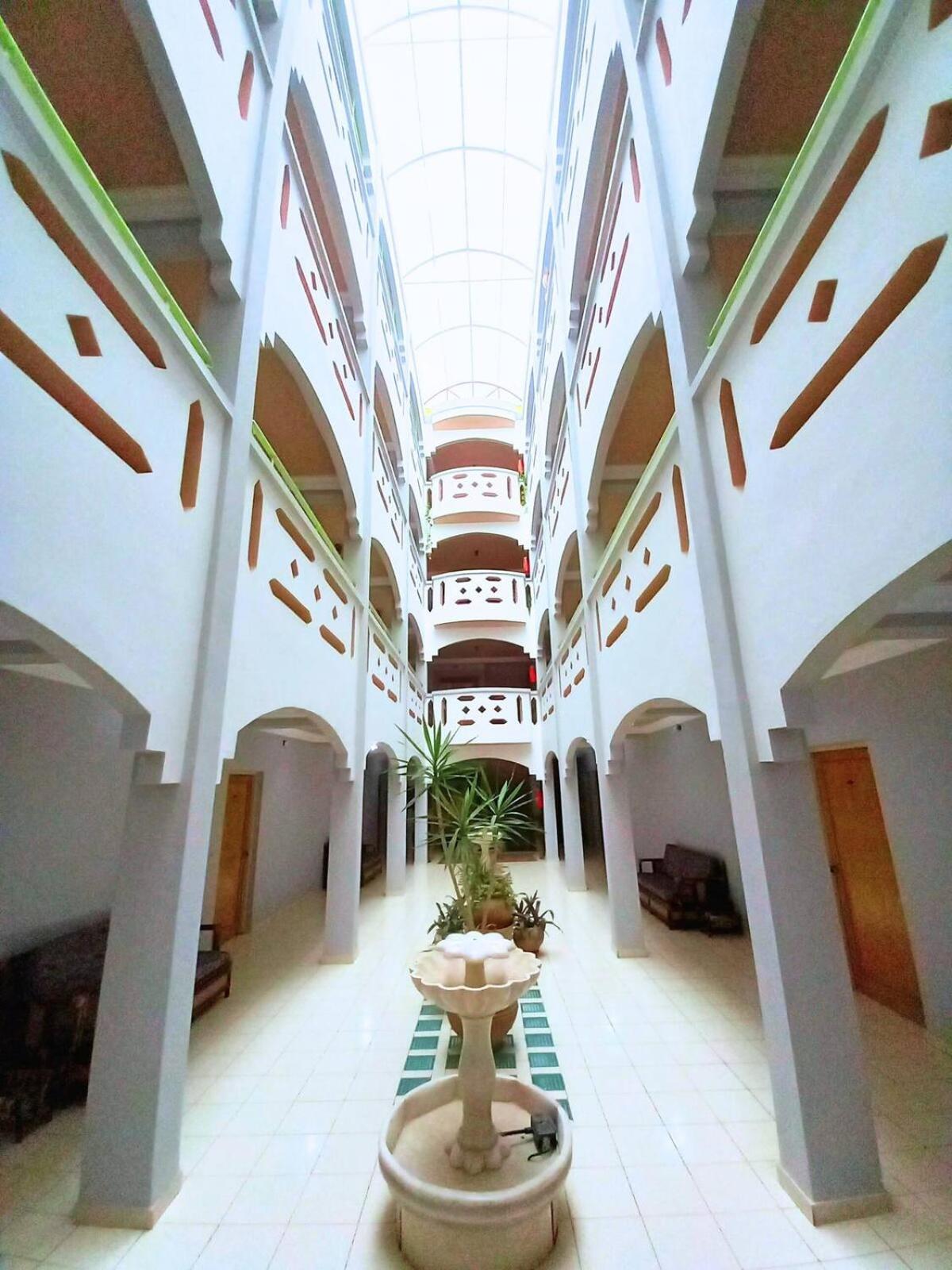 Hotel Aladarissa Ait Taksimt Bagian luar foto